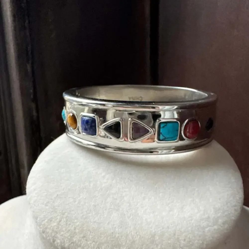 Unbranded hinged cuff